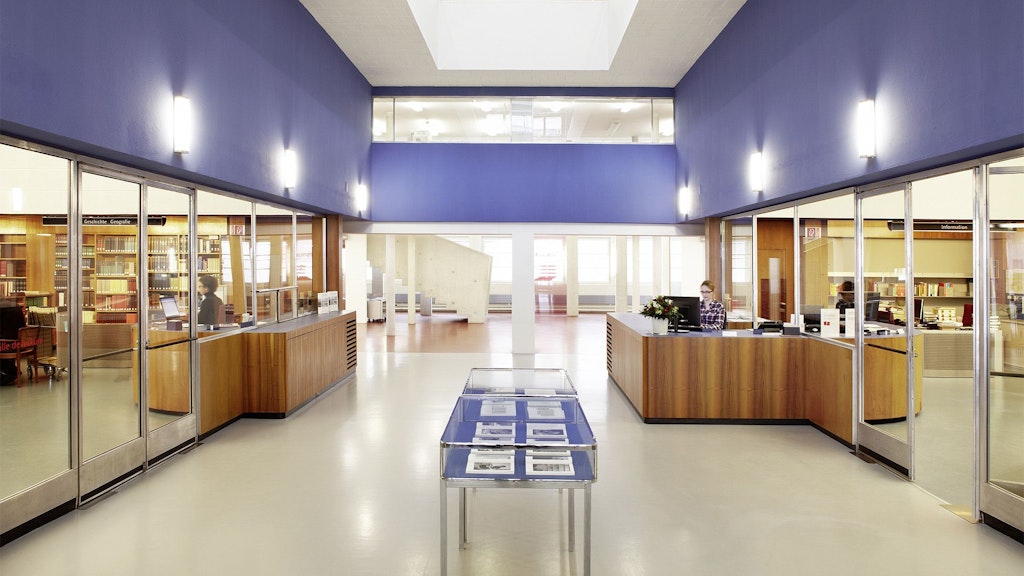 Unterirdisches Büchermagazin.