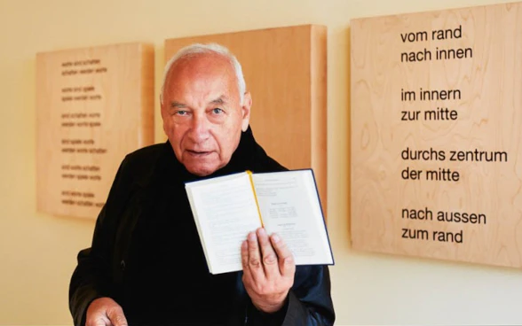 Porträt von Eugen Gomringer