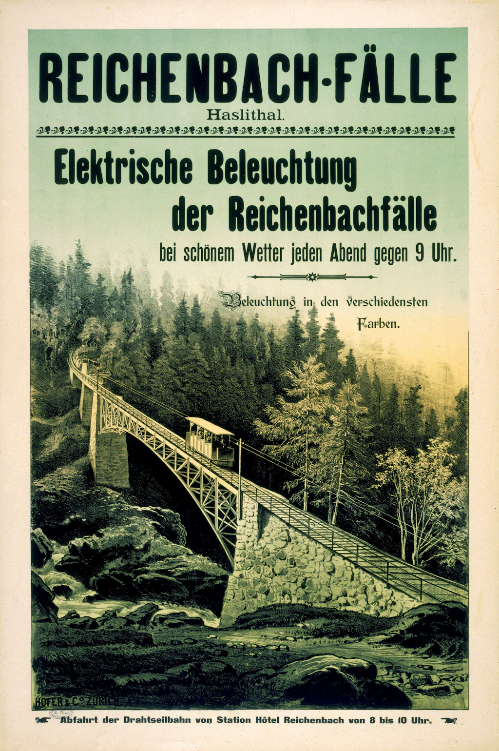 This poster in portrait format, with its strong contrasting colours, shows the Reichenbach Falls Funicular as it climbs up a steep timber trestle bridge. The Reichenbach flows down from the upper left and passes under the bridge to the right. A pale yellowish light illuminates the remarkable structure and the train carriage. A dark spruce forest forms the backdrop. With the headline “REICHENBACH FÄLLE Haslithal”, the poster promises visitors “electric illumination of the Reichenbach Falls every evening at around 9 p.m., weather permitting”.