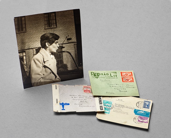 The «poodle face» in action: Briefe Annemarie Schwarzenbachs aus vier Kontinenten. 